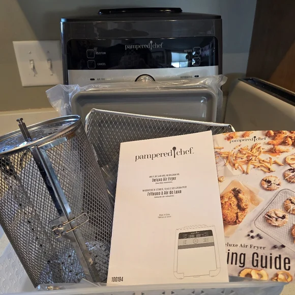 Pampered Chef Deluxe Air Fryer